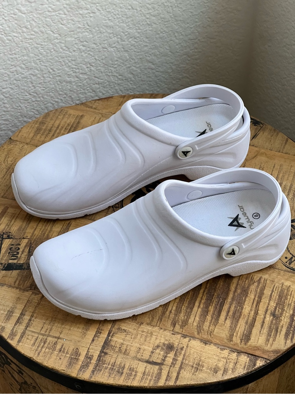 Anywear White Slip On Comfort Clog with Adjustable Strap Size 8